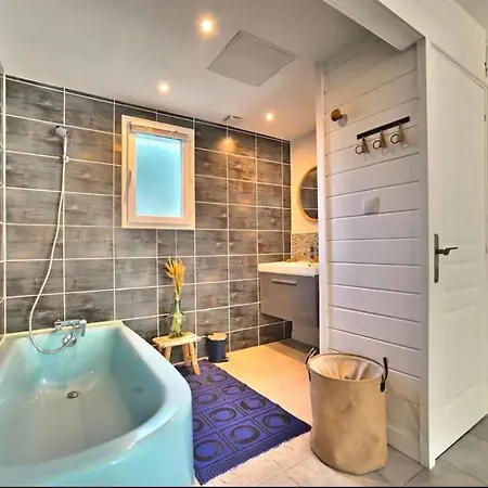 Casa Marcel Deco Sympa Au Calme Dans La Pinede 펜션 *