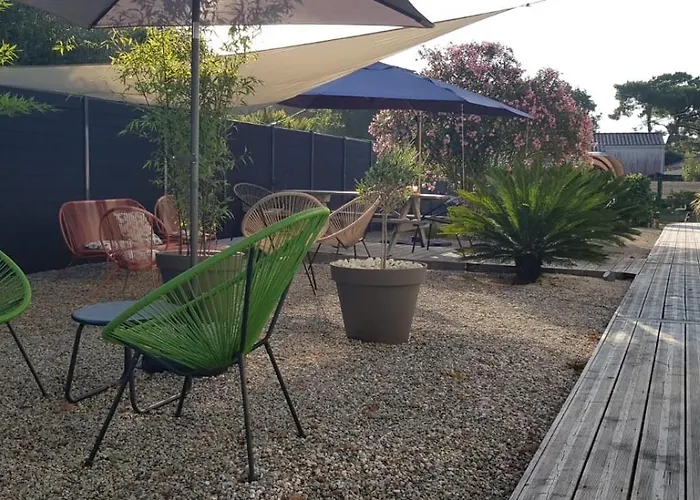 Casa Marcel Déco Sympa Au Calme Dans La Pinède Сasa de vacaciones